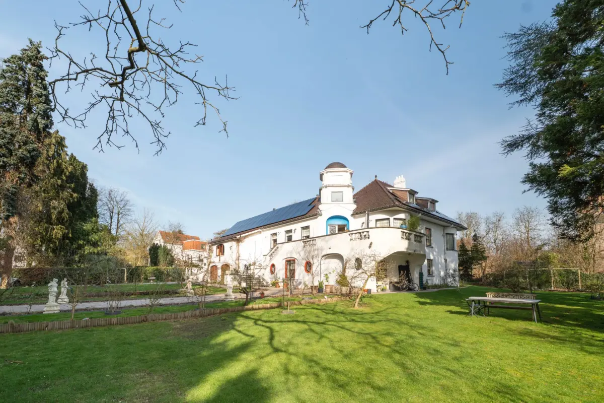 Villa te  huur in Sint-Pieters-Woluwe 1150 4500.00€ 5 slaapkamers 519.00m² - Zoekertje 705341