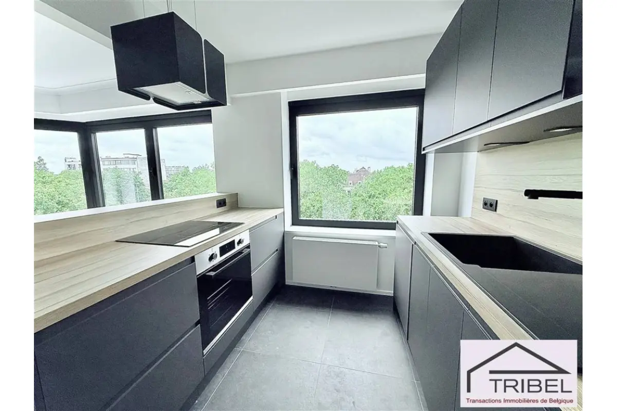 Appartement te  in Etterbeek 1040 1750.00€ 2 slaapkamers 79.00m² - Zoekertje 705838