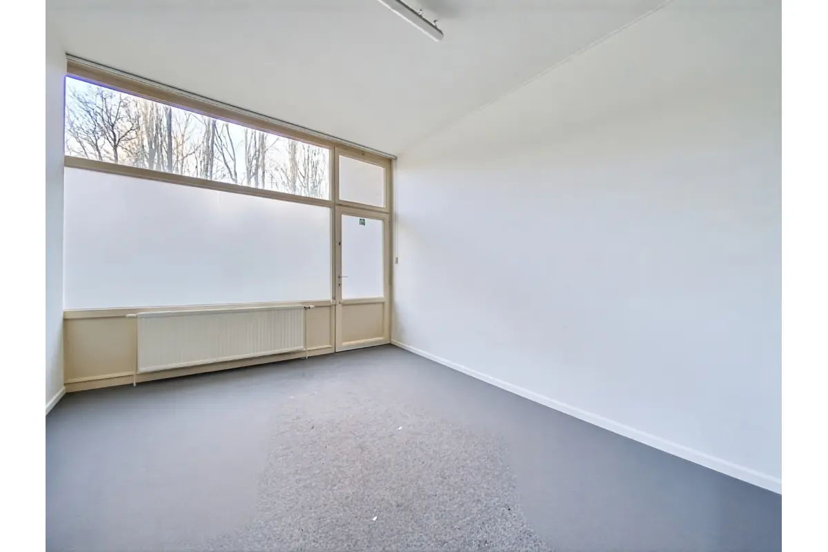 Handelszaak te  koop in Sint-Jans-Molenbeek 1080 83000.00€  slaapkamers 30.00m² - Zoekertje 707168