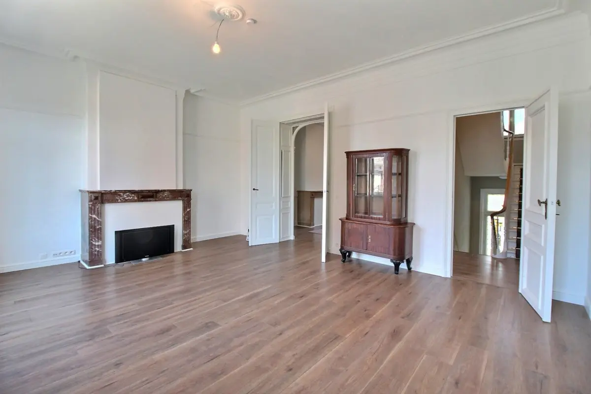 Duplex te  huur in Brussel 1000 2000.00€ 2 slaapkamers 125.00m² - Zoekertje 707102