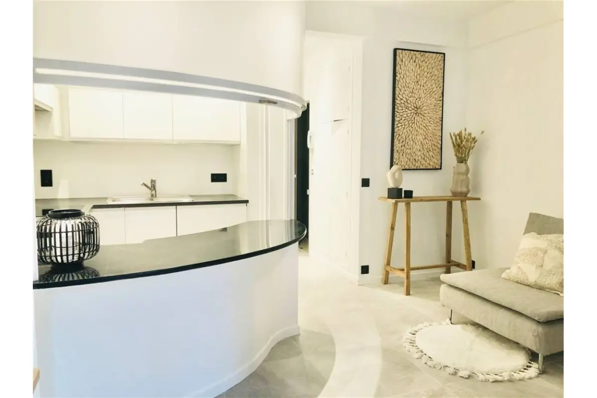 Studio à louer à Etterbeek 1040 1060.00€  chambres 35.00m² - annonce 707746