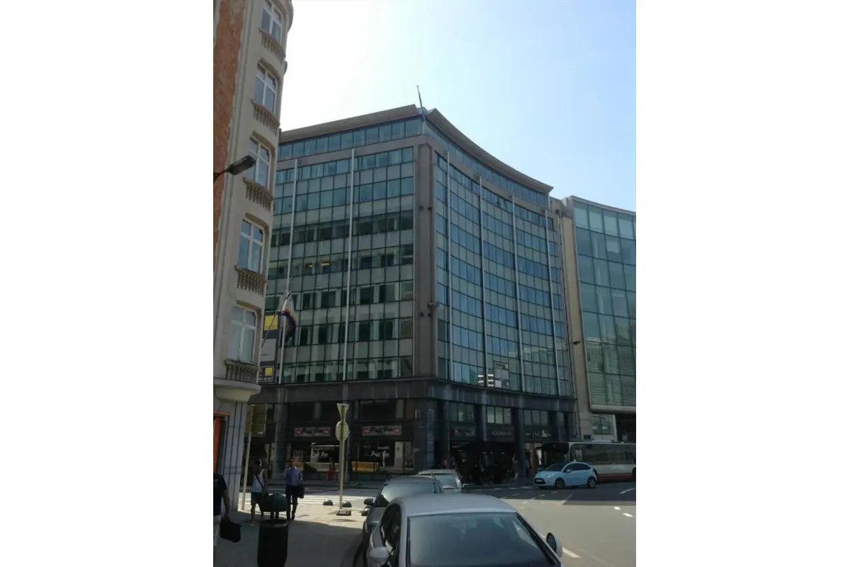 Handelszaak te  huur in Brussel 1000 23783.75€  slaapkamers 1077.00m² - Zoekertje 708539