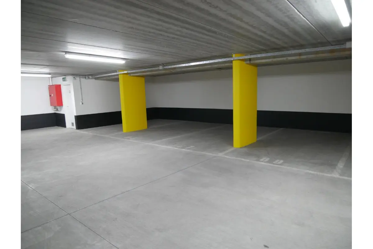 Parking & garage te  huur in Elsene 1050 120.00€  slaapkamers m² - Zoekertje 708598