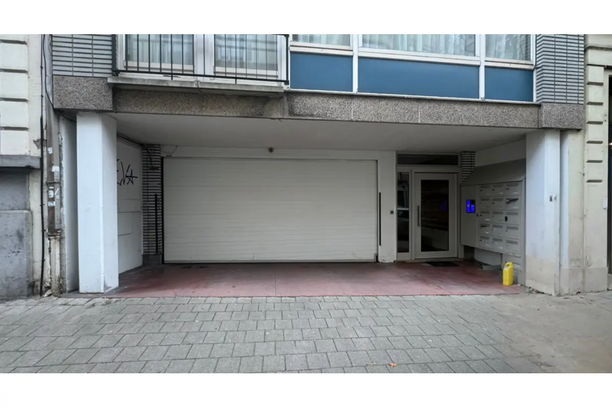 Parking & garage te  huur in Elsene 1050 130.00€  slaapkamers m² - Zoekertje 708595