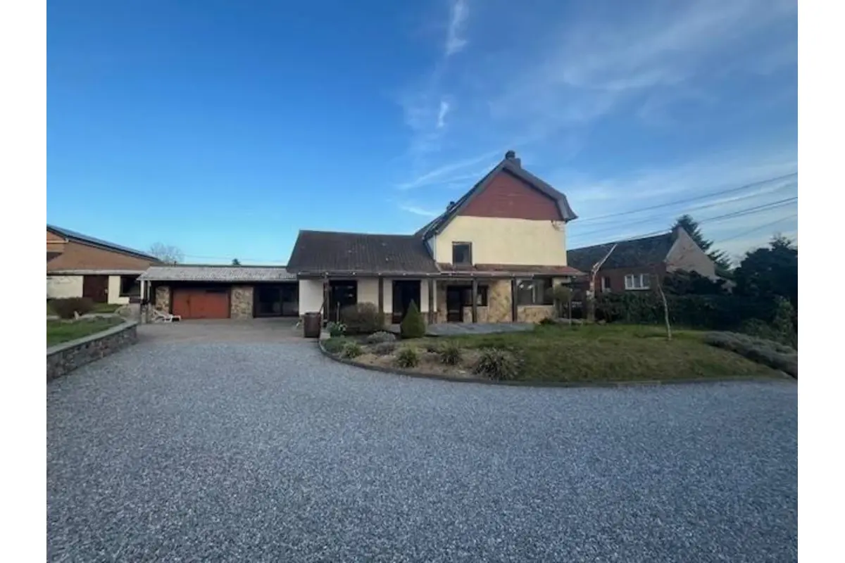 Maison à louer à Mettet 5640 960.00€ 3 chambres 261.00m² - annonce 708888