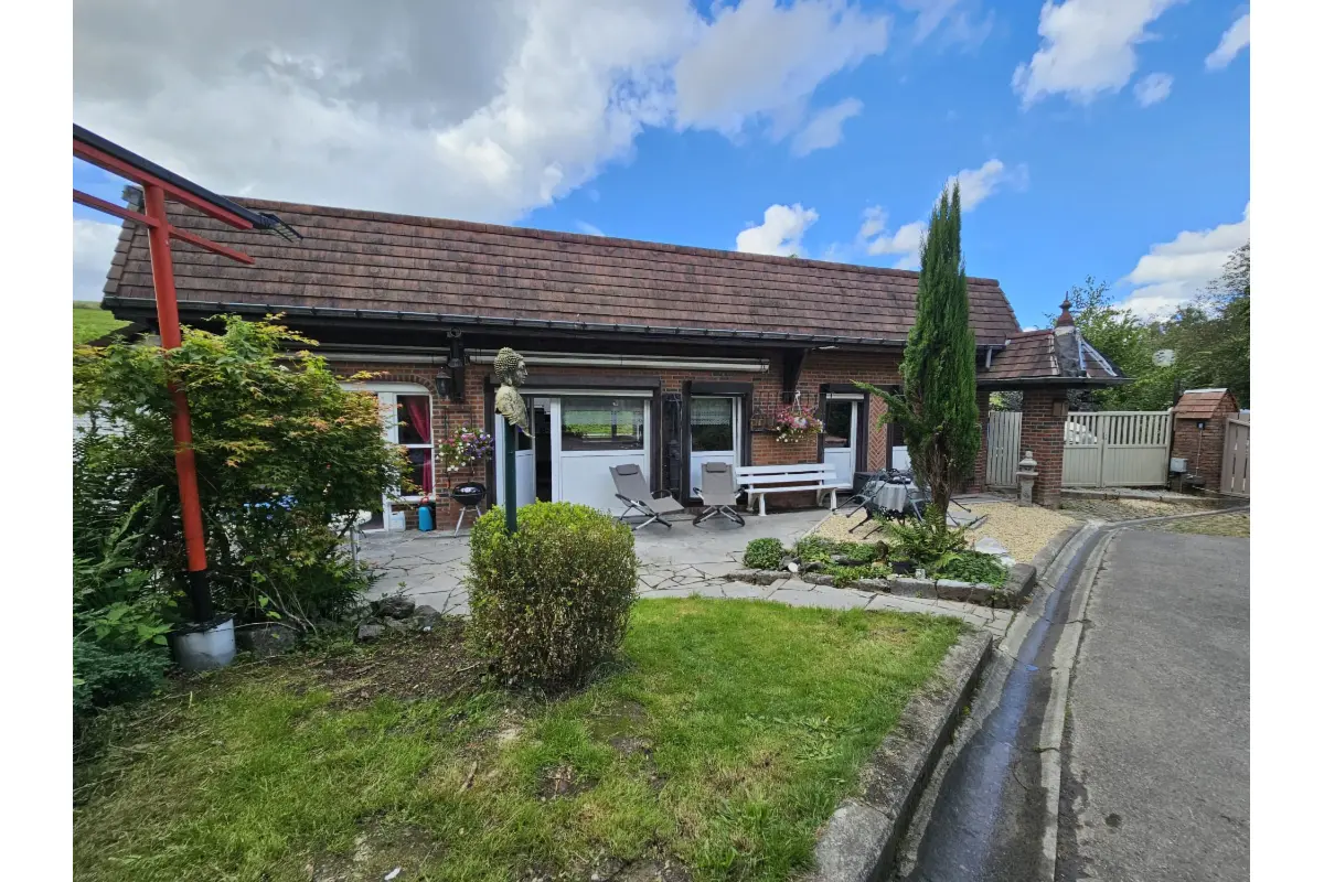 Maison à louer à Hastière-Lavaux 5540 950.00€ 2 chambres 80.00m² - annonce 708968