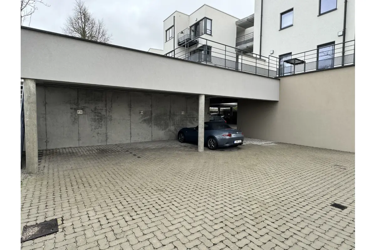 Parking & garage te  huur in Nijvel 1400 85.00€  slaapkamers m² - Zoekertje 709568