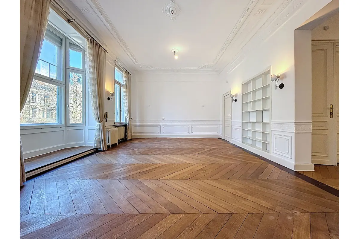 Appartement te  huur in Vorst 1190 3000.00€ 3 slaapkamers 253.00m² - Zoekertje 710214