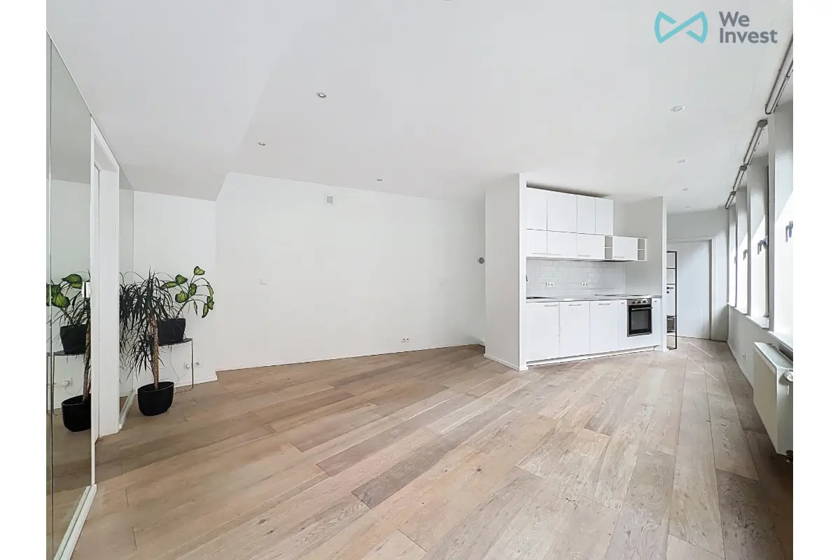 Appartement te  huur in Elsene 1050 1250.00€ 1 slaapkamers 73.00m² - Zoekertje 710373