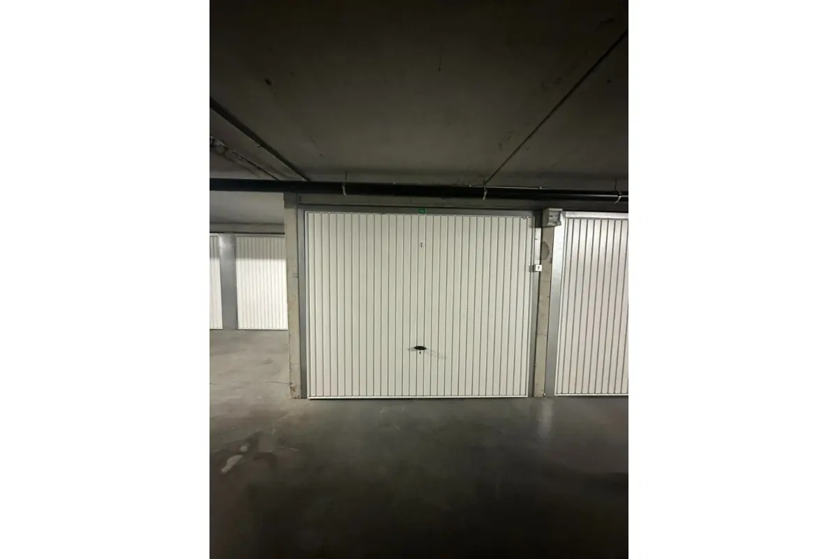 Parking & garage te  huur in Oostende 8400 180.00€  slaapkamers m² - Zoekertje 709176