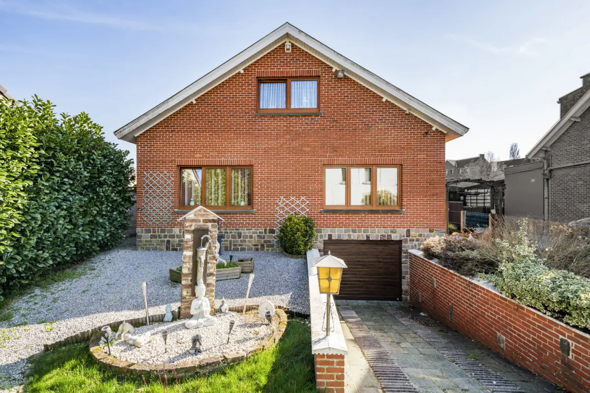 Villa à vendre à Wanfercée-Baulet 6224 325000.00€ 4 chambres 271.00m² - annonce 709520