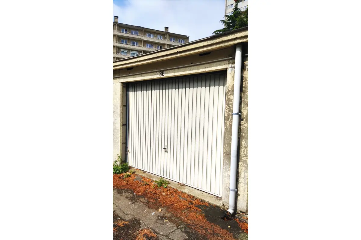 Parking / garage à vendre à Forest 1190 30000.00€  chambres m² - annonce 710353