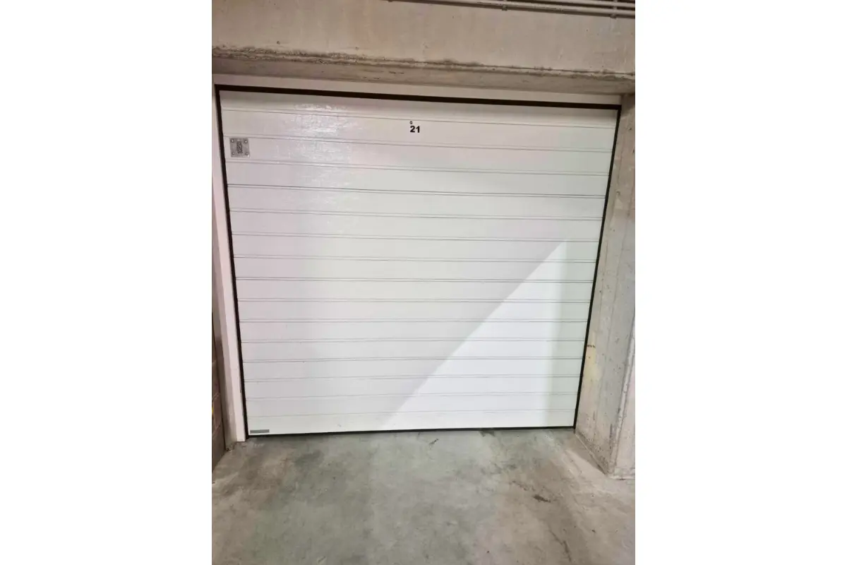 Parking & garage te  huur in Anderlecht 1070 135.00€  slaapkamers m² - Zoekertje 710710