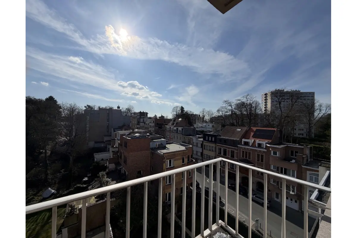 Studio te  huur in Ukkel 1180 700.00€  slaapkamers m² - Zoekertje 711957