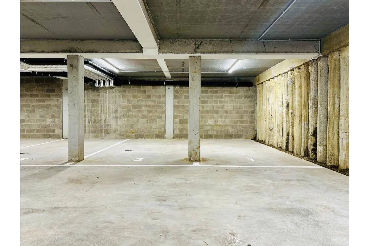 Parking / garage à vendre à Berchem-Sainte-Agathe 1082 24000.00€  chambres m² - annonce 711923