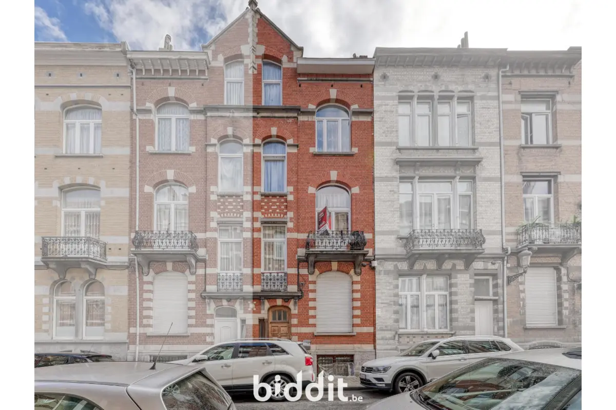 Appartementsgebouw te  koop in Schaarbeek 1030 250000.00€ 2 slaapkamers m² - Zoekertje 711752