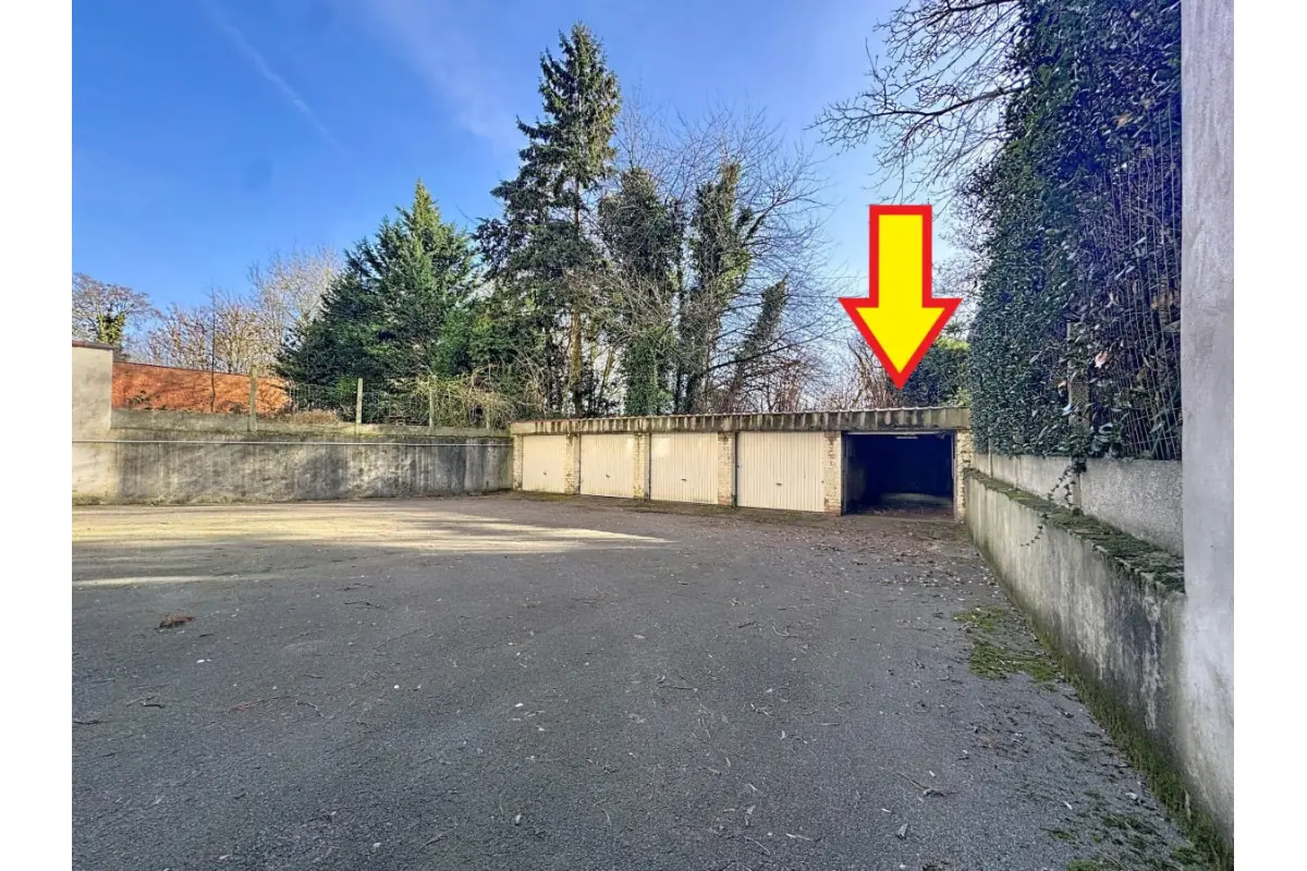 Box te  koop in Neder-Over-Heembeek 1120 25000.00€  slaapkamers m² - Zoekertje 713319