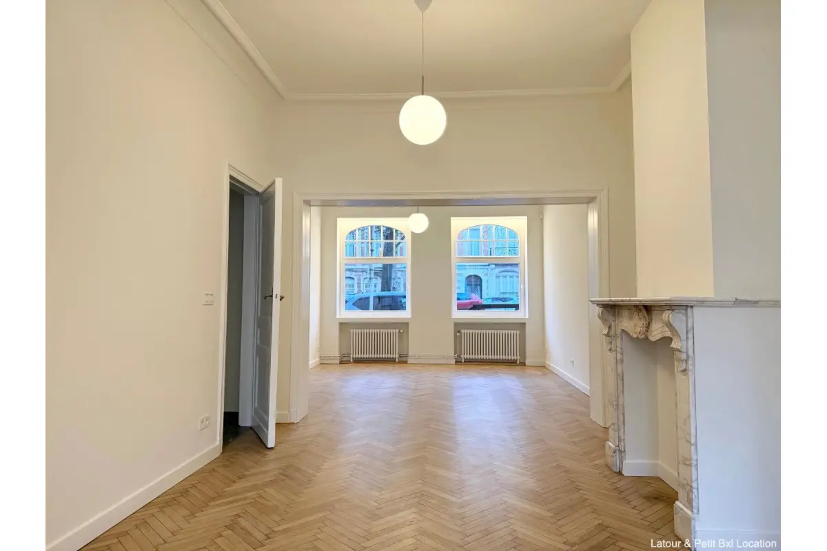 Huis te  huur in Schaarbeek 1030 3800.00€ 5 slaapkamers 204.00m² - Zoekertje 713772