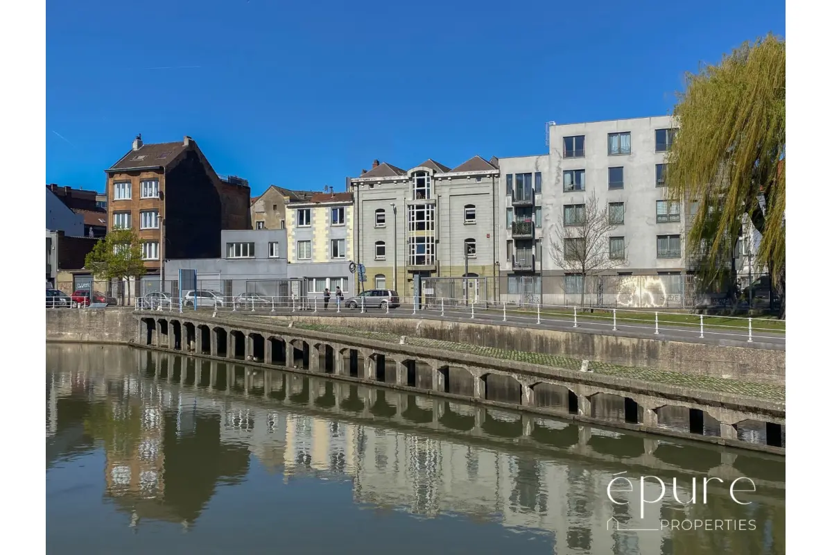 Loft à vendre à Molenbeek-Saint-Jean 1080 330000.00€ 2 chambres 155.00m² - annonce 713700