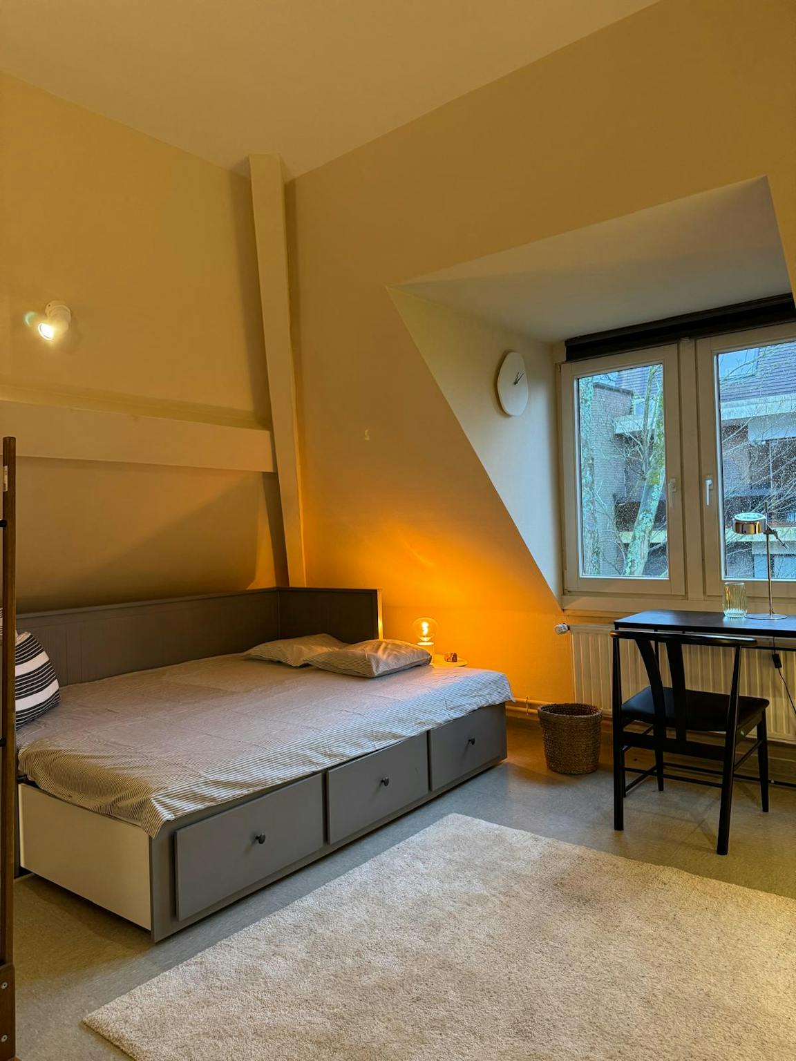 Appartement te  huur in Ukkel 1180 350.00€ 1 slaapkamers 100.00m² - Zoekertje 795372