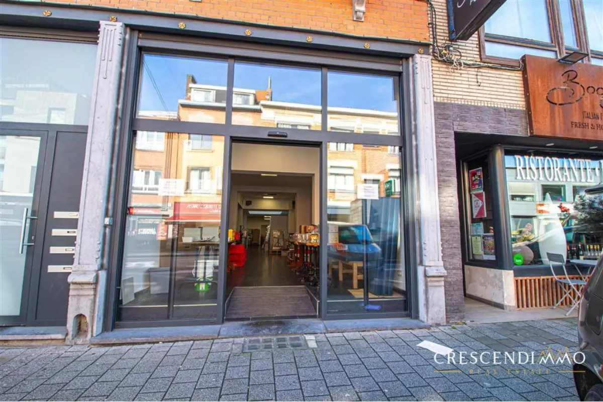 Handelszaak te  huur in Evere 1140 2995.00€  slaapkamers 200.00m² - Zoekertje 713952
