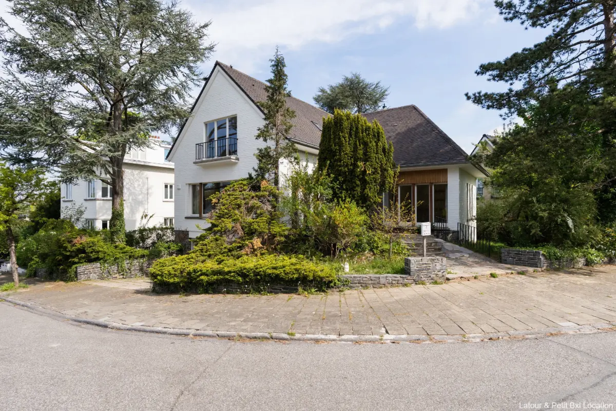 Huis te  huur in Ukkel 1180 4200.00€ 4 slaapkamers 250.00m² - Zoekertje 714691