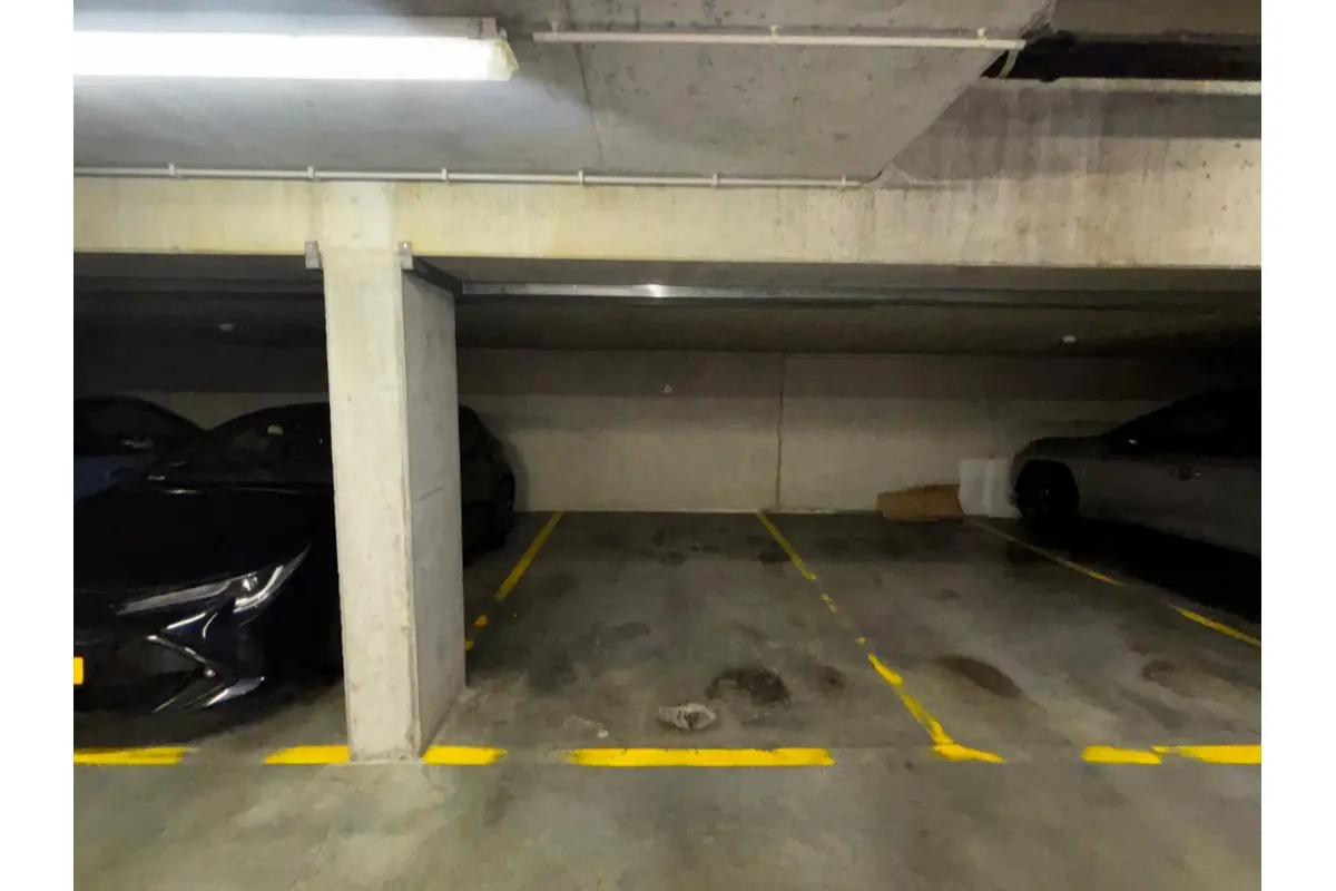 Parking & garage te  huur in Sint-Lambrechts-Woluwe 1200 115.00€  slaapkamers m² - Zoekertje 761269