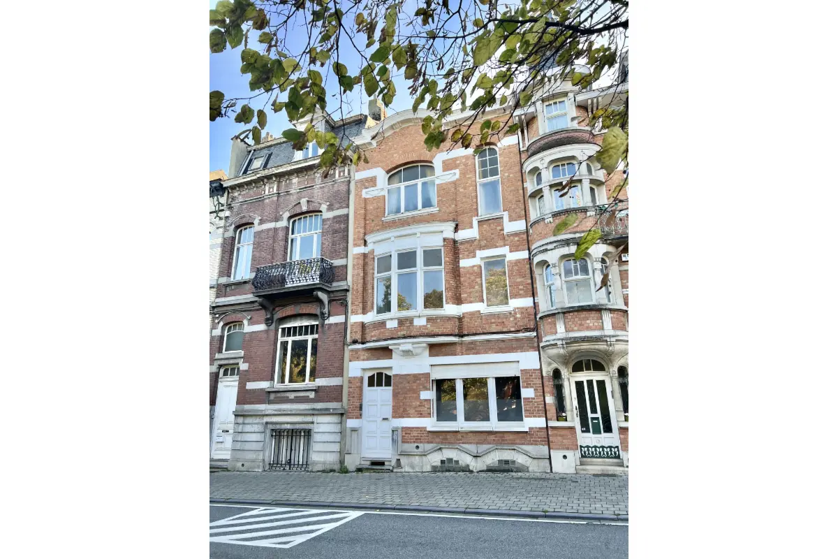 Huis te  koop in Jette 1090 510000.00€ 5 slaapkamers 321.00m² - Zoekertje 716741