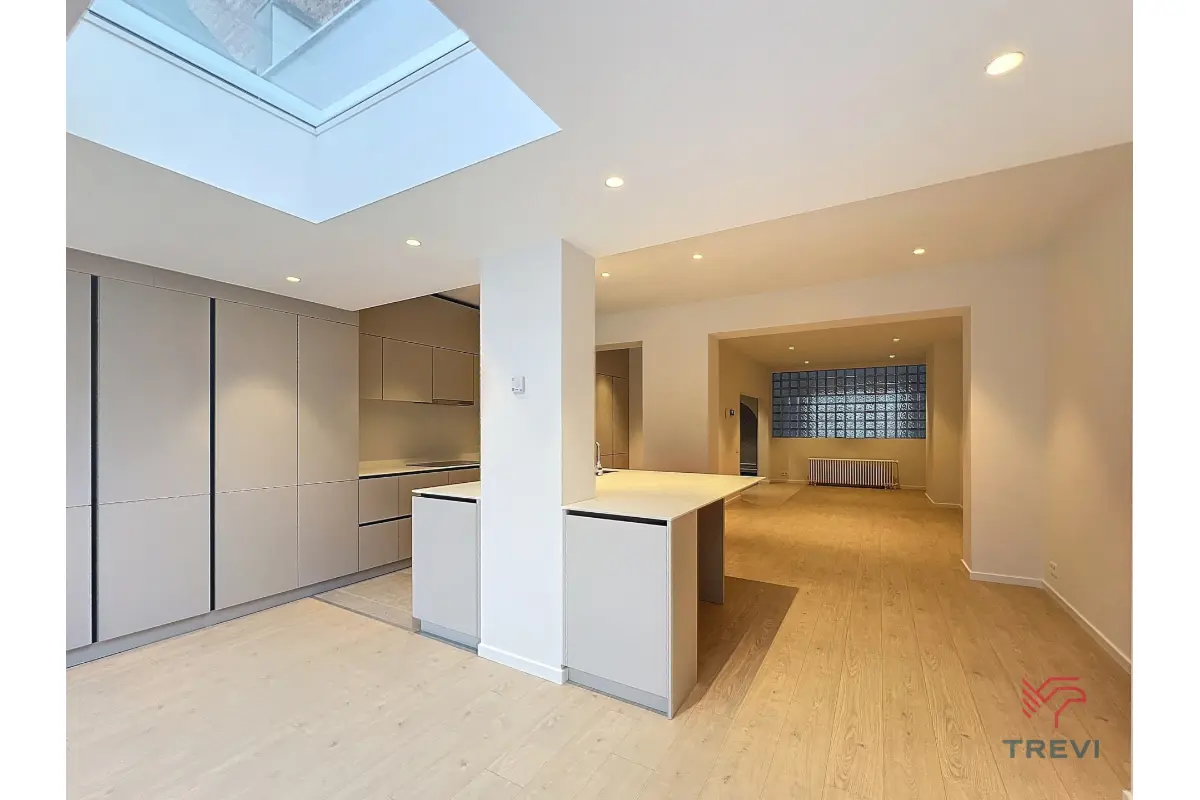 Huis te  huur in Oudergem 1160 3650.00€ 5 slaapkamers 250.00m² - Zoekertje 716604