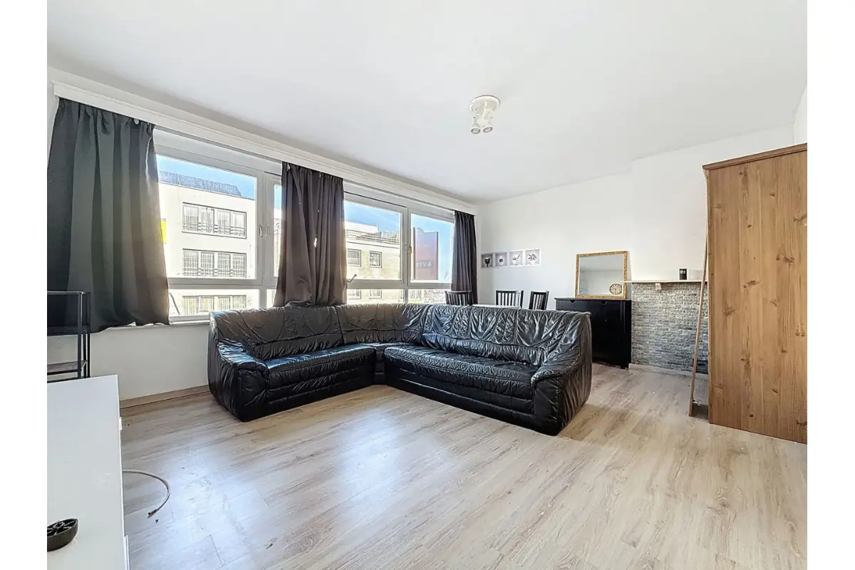 Studio te  koop in Sint-Jans-Molenbeek 1080 140000.00€ 1 slaapkamers 50.00m² - Zoekertje 716764