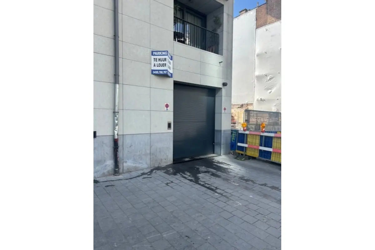 Parking / garage à louer à Bruxelles 1000 150.00€  chambres m² - annonce 716858