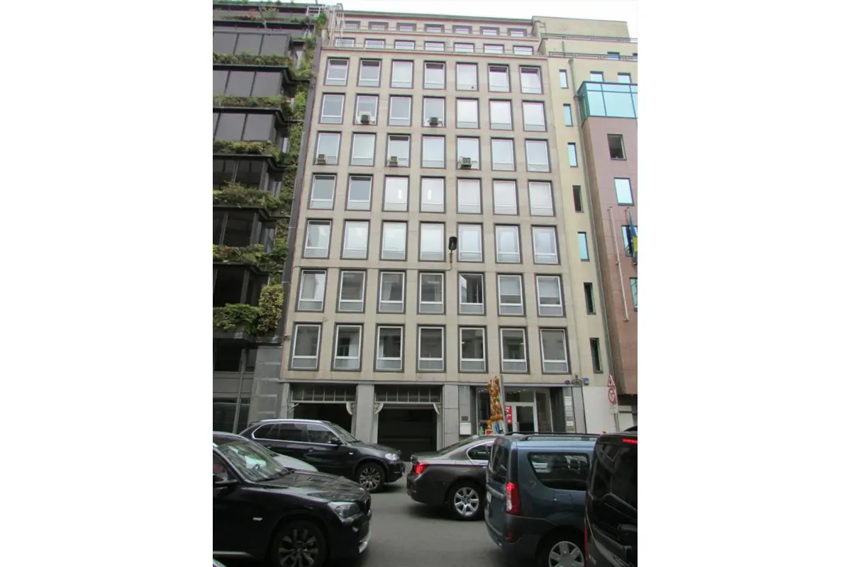 Handelszaak te  koop in Etterbeek 1040 390000.00€  slaapkamers 145.00m² - Zoekertje 717541