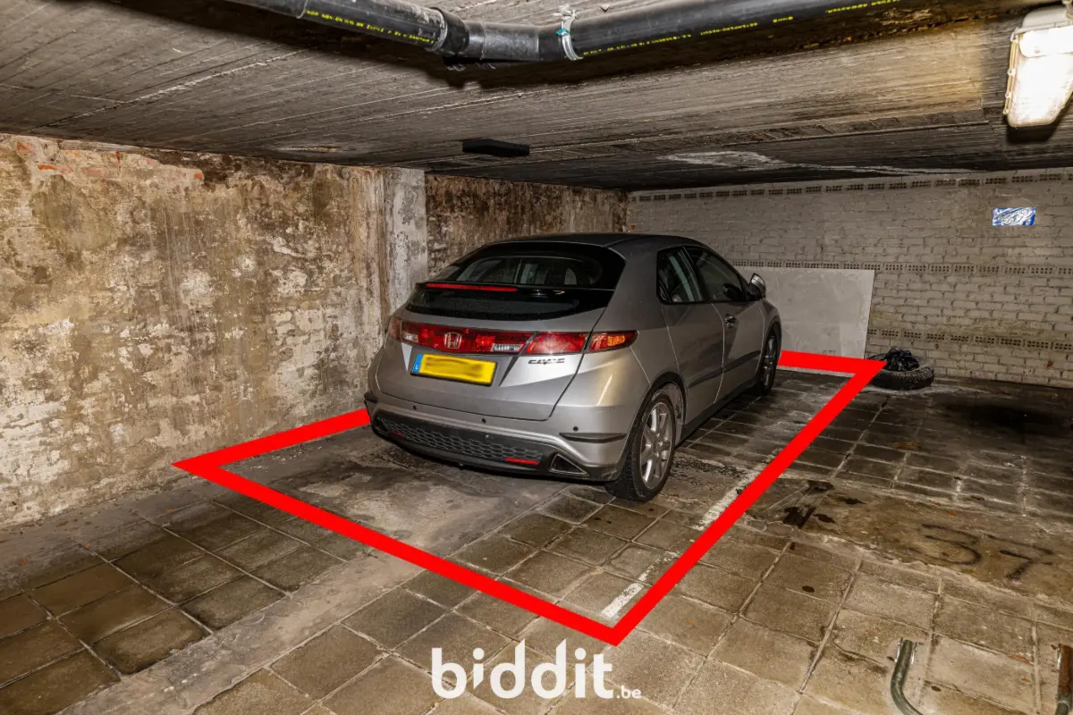 Parking te  koop in Evere 1140 8400.00€  slaapkamers m² - Zoekertje 717601