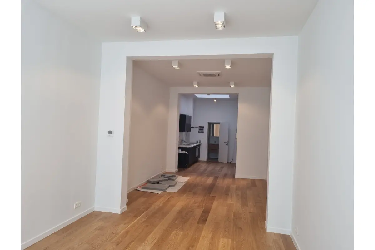 Commerce à louer à Bruxelles 1000 1300.00€  chambres 60.00m² - annonce 717966
