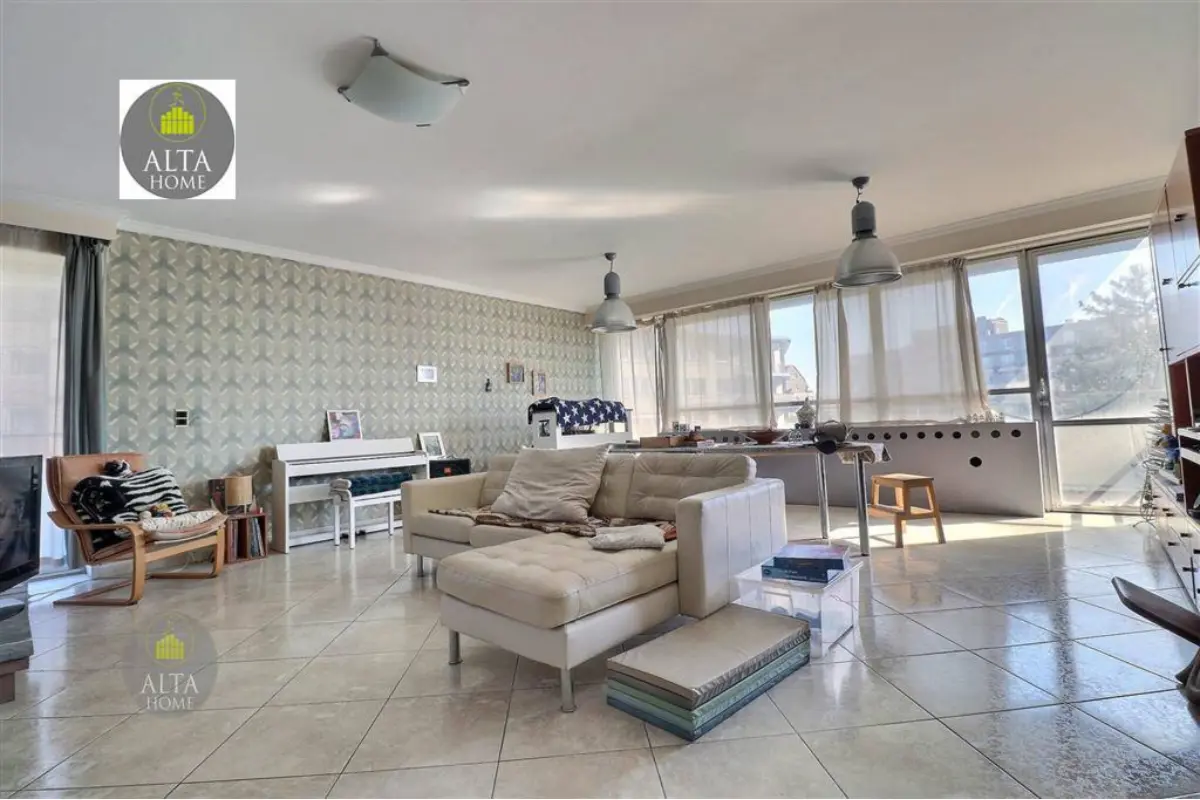 Appartement te  in Sint-Jans-Molenbeek 1080 299000.00€ 3 slaapkamers 125.00m² - Zoekertje 717354