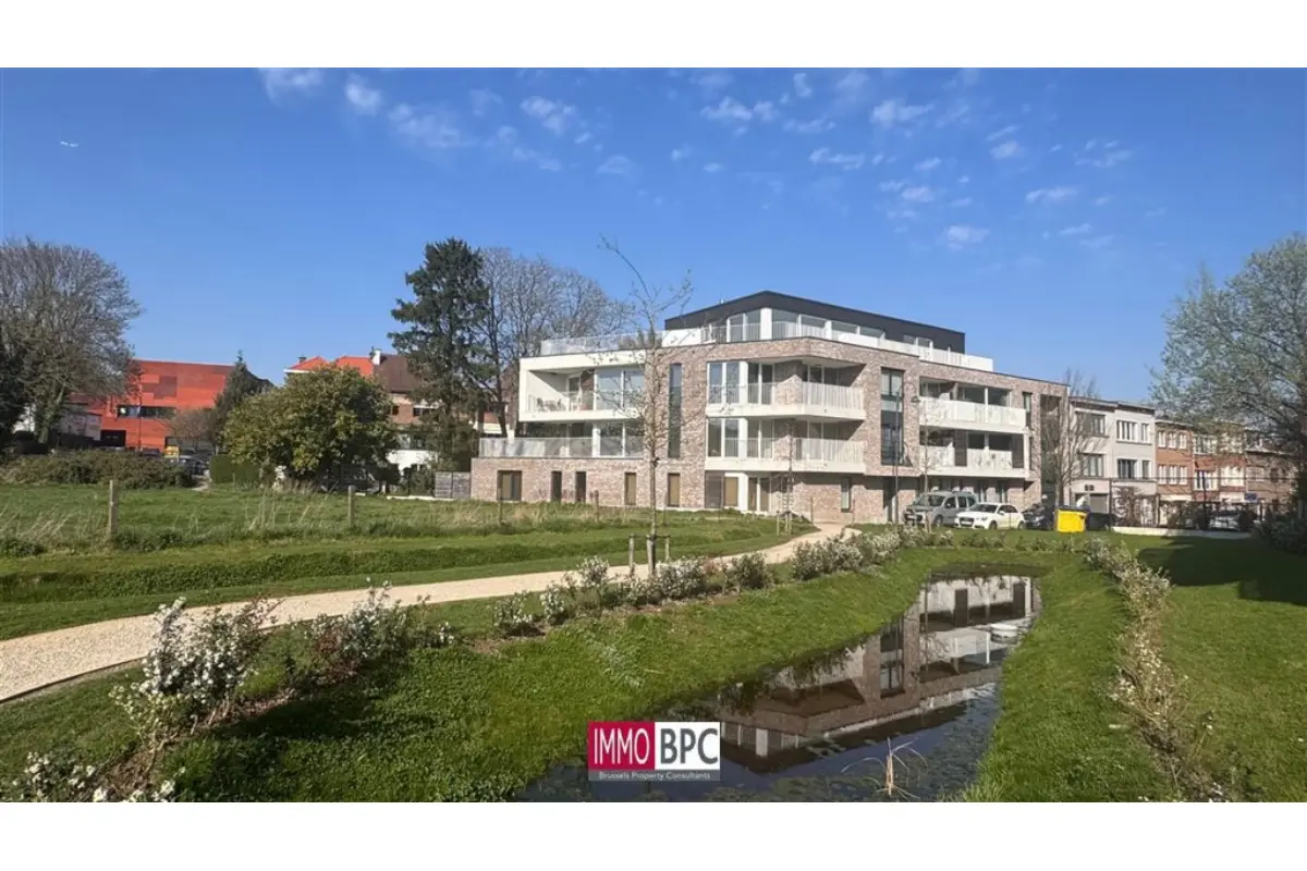 Appartement à  à Berchem-Sainte-Agathe 1082 595000.00€ 3 chambres m² - annonce 718127