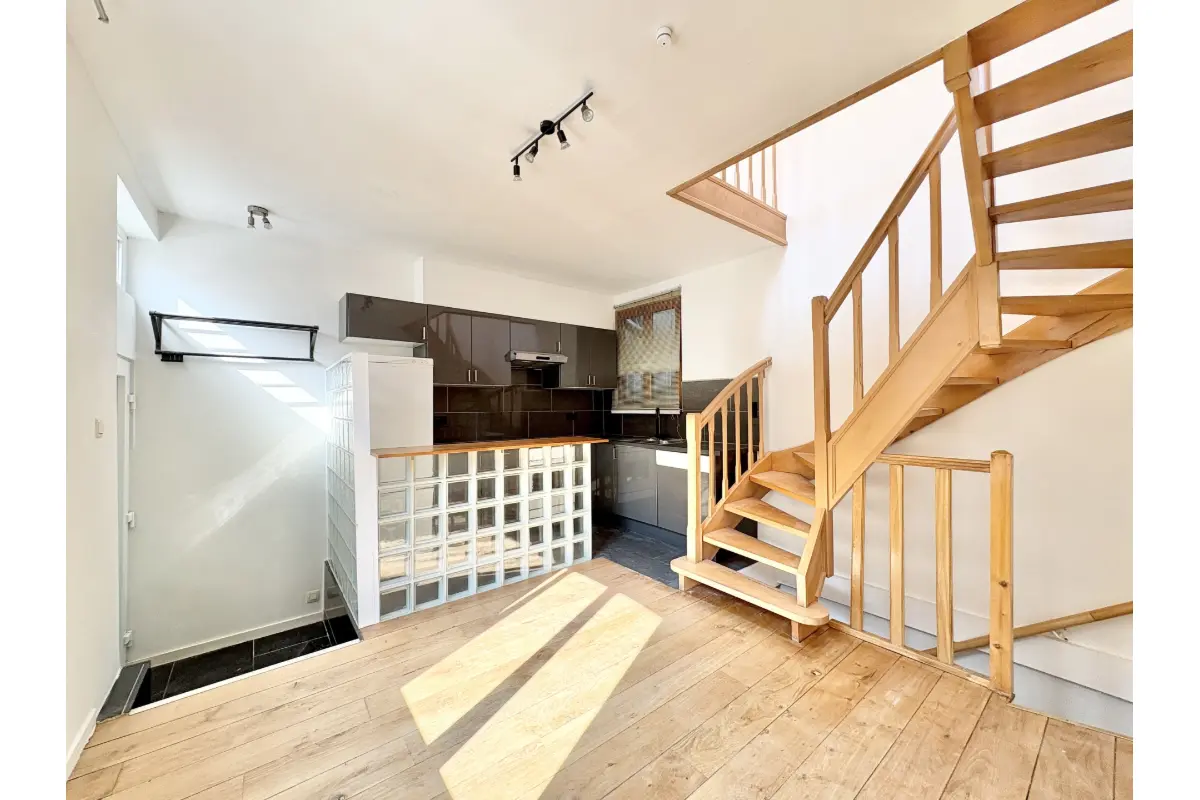 Huis te  huur in Sint-Lambrechts-Woluwe 1200 1150.00€ 1 slaapkamers 68.00m² - Zoekertje 718859