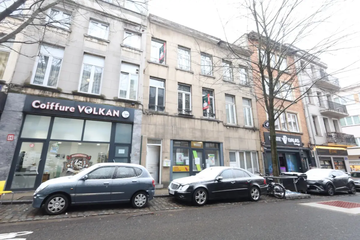 Immeuble de rapport - Immeuble à appartement à vendre à Saint-Josse-ten-Noode 1210 465000.00€ 5 chambres 275.00m² - annonce 719229