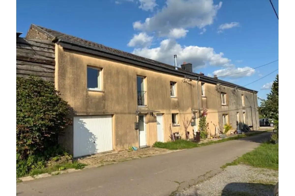 Appartementsgebouw te  koop in Etalle 6740 450000.00€ 8 slaapkamers m² - Zoekertje 719449