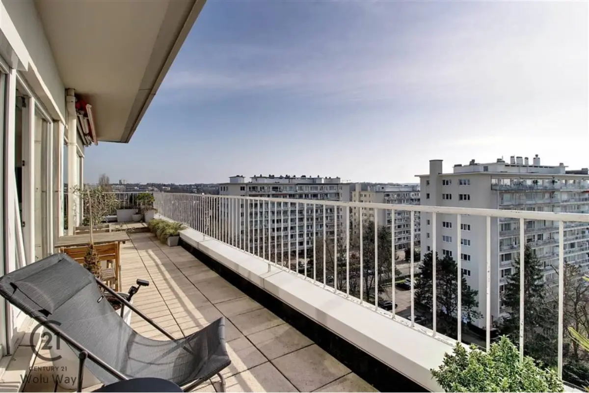 Appartement te  koop in Ukkel 1180 270000.00€ 1 slaapkamers 55.00m² - Zoekertje 719686