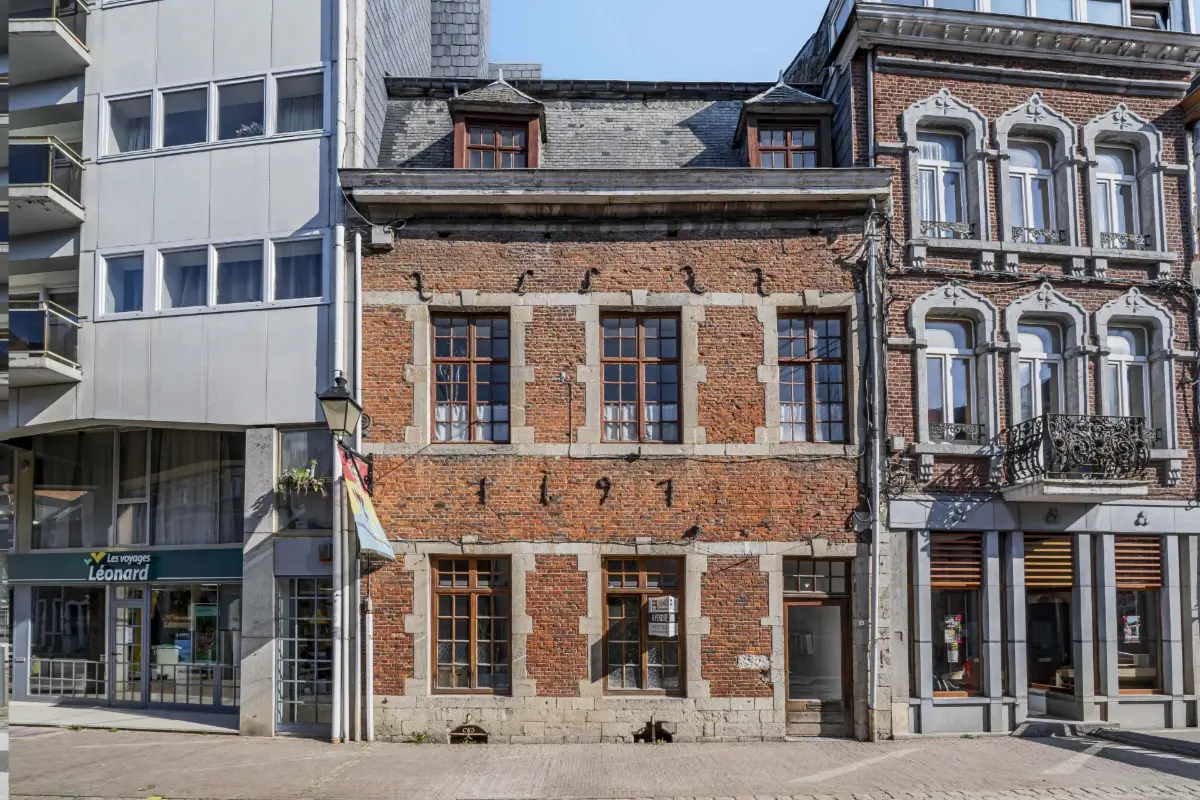 Appartementsgebouw te  koop in Marche-en-Famenne 6900 349000.00€ 9 slaapkamers 384.00m² - Zoekertje 719517