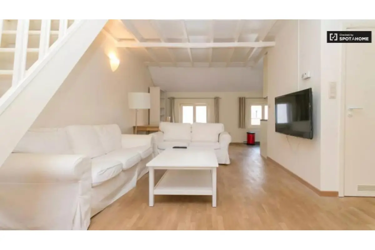 Appartement te  huur in Elsene 1050 1499.00€ 1 slaapkamers 67.00m² - Zoekertje 719739