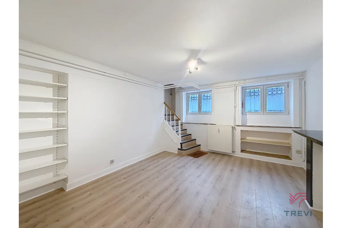 Appartement te  huur in Elsene 1050 800.00€ 1 slaapkamers 50.00m² - Zoekertje 720175