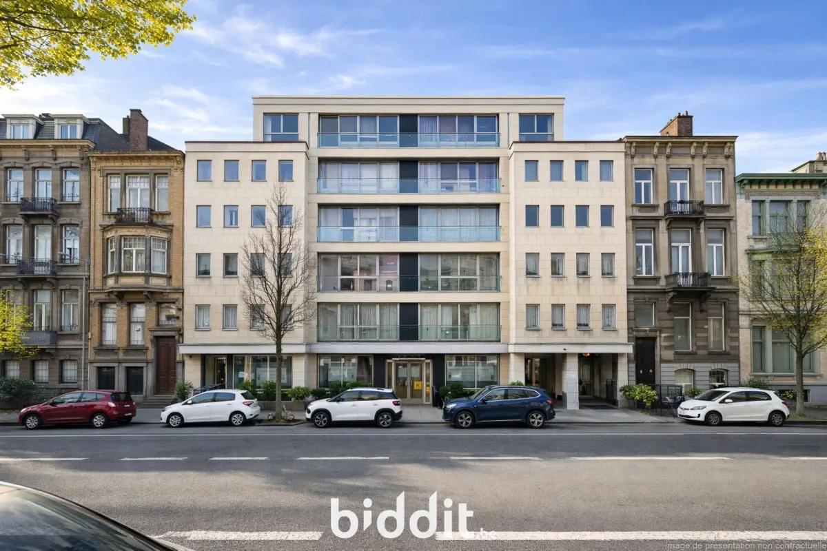 Appartement te  koop in Elsene 1050 235000.00€ 2 slaapkamers 120.00m² - Zoekertje 720275