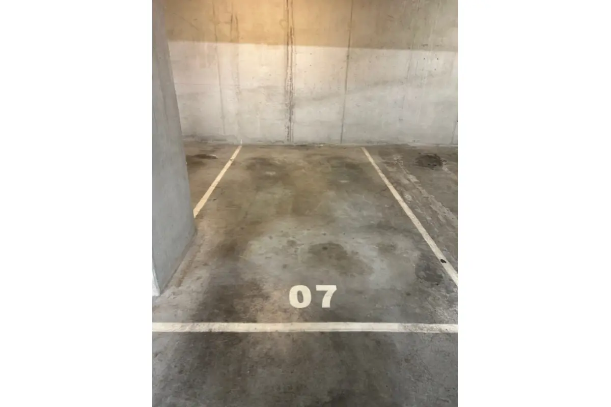 Parking / garage à louer à Bruxelles 1000 150.00€  chambres m² - annonce 720815