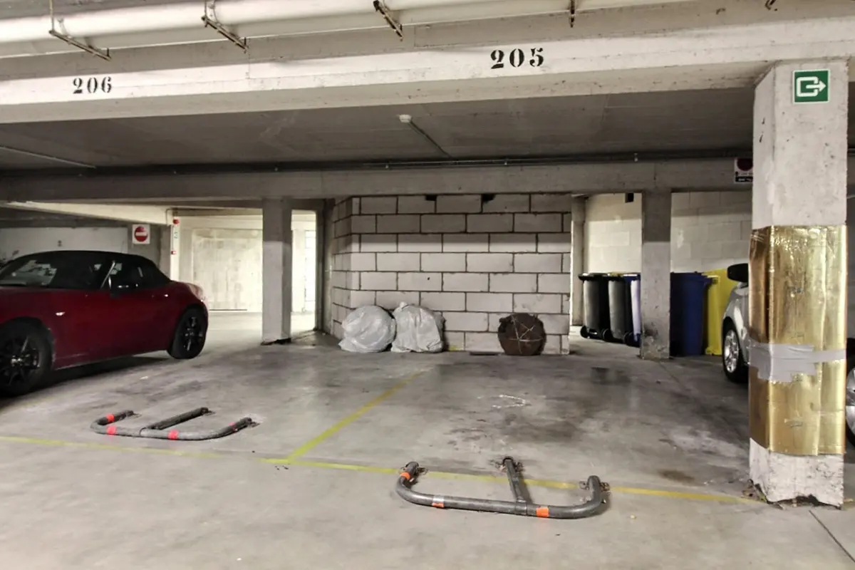 Parking / garage à louer à Bruxelles 1000 110.00€  chambres m² - annonce 720469
