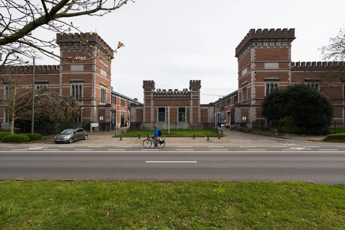 Handelszaak te  koop in Etterbeek 1040 1850000.00€  slaapkamers 1069.00m² - Zoekertje 720617