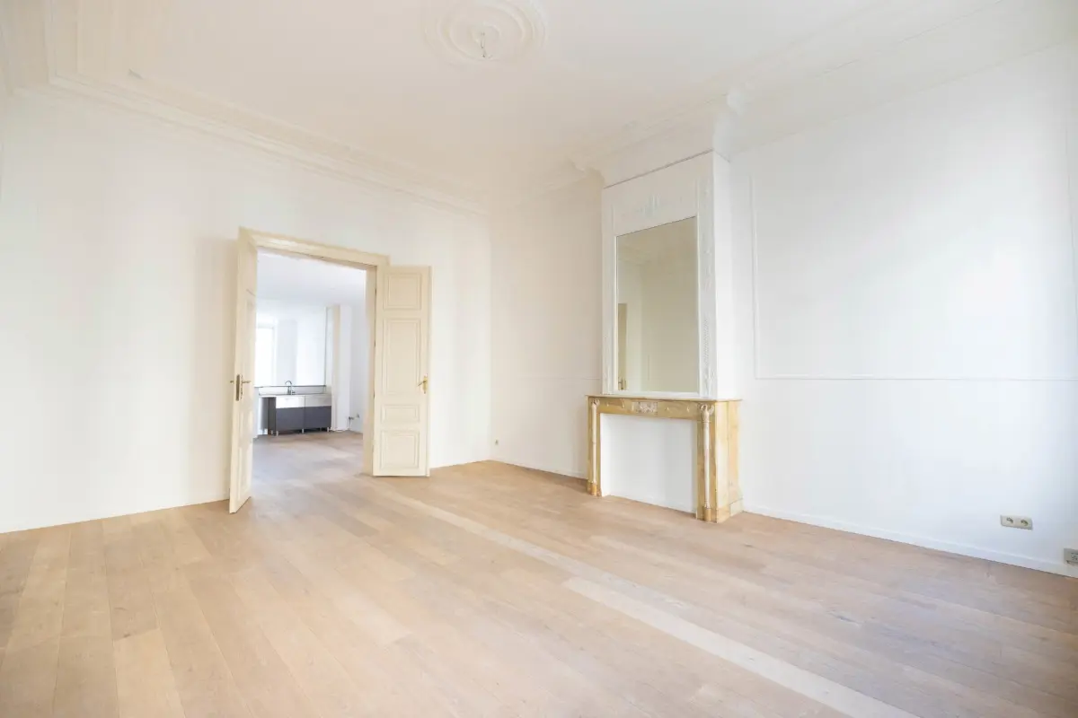 Rez-de-chaussée à vendre à Bruxelles 1000 295000.00€ 4 chambres 220.00m² - annonce 721134