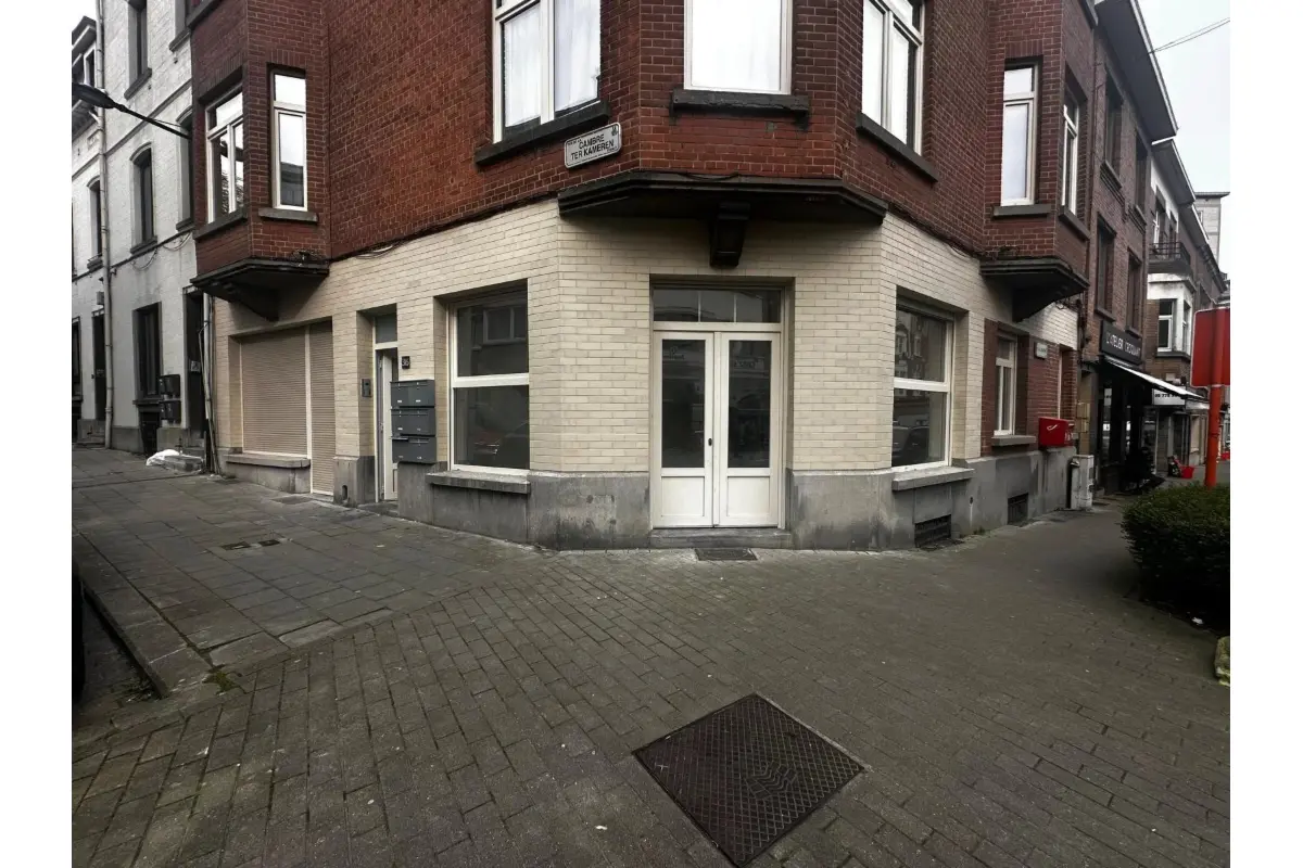 Commerce à louer à Woluwe-Saint-Lambert 1200 1250.00€  chambres 45.00m² - annonce 721769