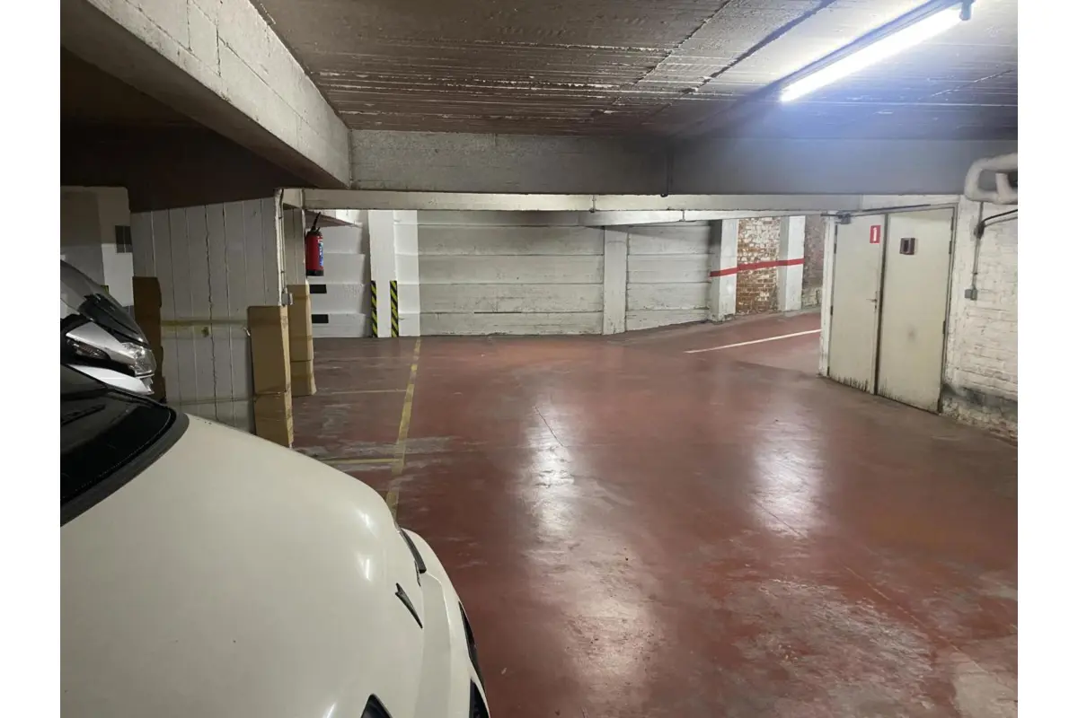 Parking te  koop in Brussel 1000 20500.00€  slaapkamers m² - Zoekertje 721338